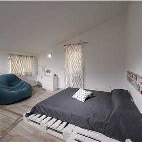 3 bedroom villa with jacuzzi, Castellammare del Golfo, sleeps 4-6